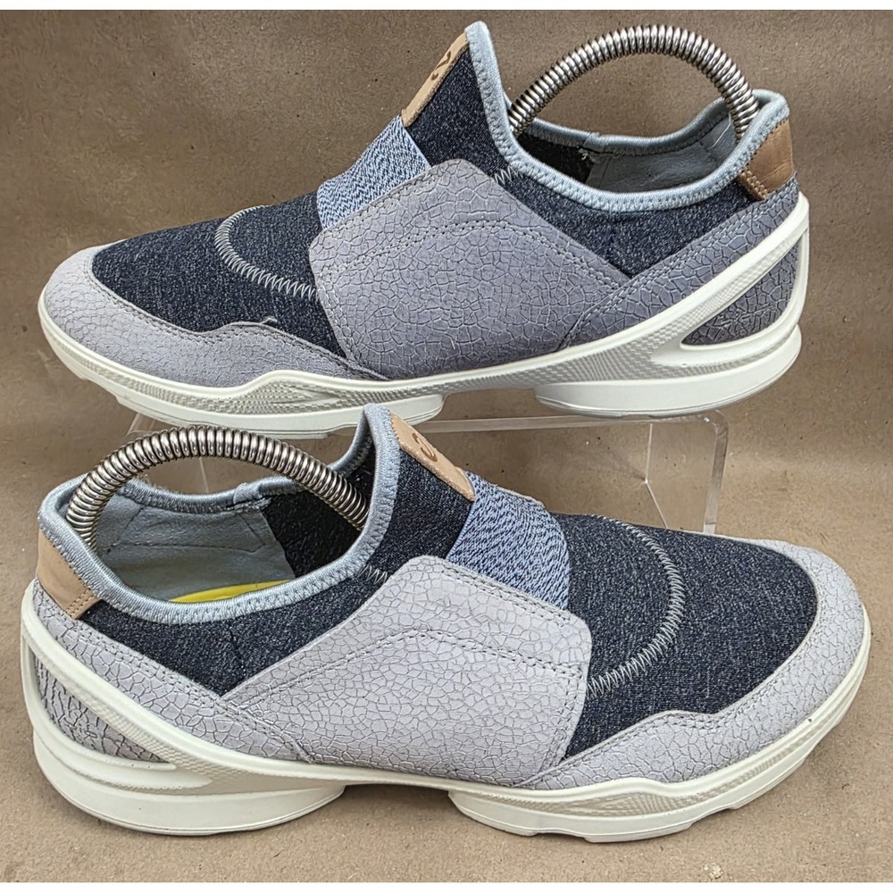 Ecco Yak Biom Shoes Womens Size 9 / 40 Blue Suede Denim Sneaker Athletic Comfort